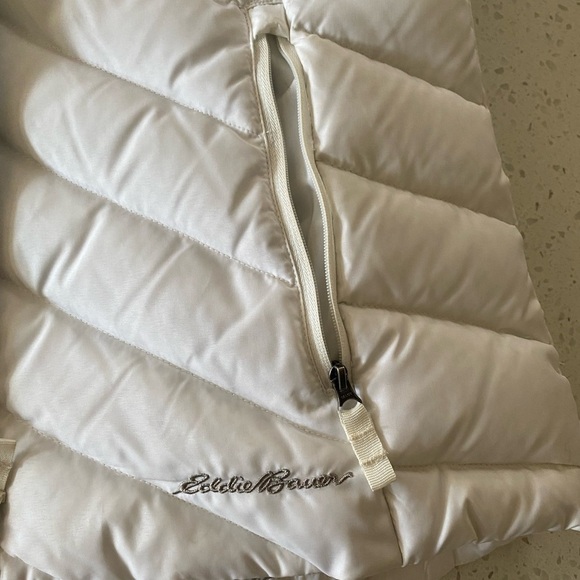 Eddie Bauer Women's White Quilted Vest - Picture 5 of 9